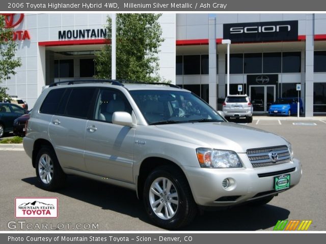 2006 Toyota Highlander Hybrid 4WD in Millenium Silver Metallic
