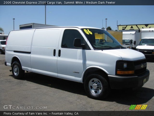 2006 Chevrolet Express 2500 Cargo Van in Summit White