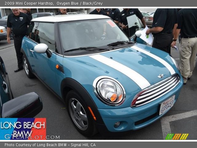 2009 Mini Cooper Hardtop in Oxygen Blue