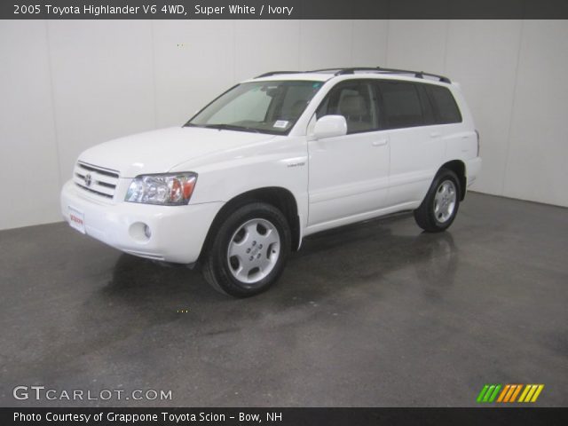 2005 Toyota Highlander V6 4WD in Super White