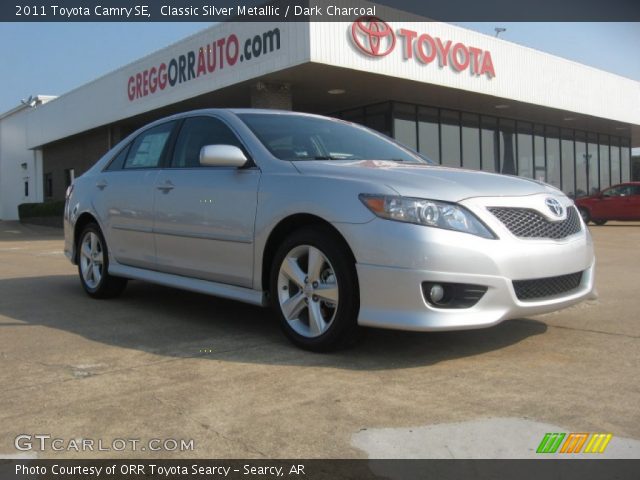 2011 Toyota Camry SE in Classic Silver Metallic