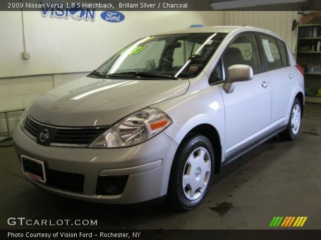 2009 Nissan Versa 1.8 S Hatchback in Brillant Silver