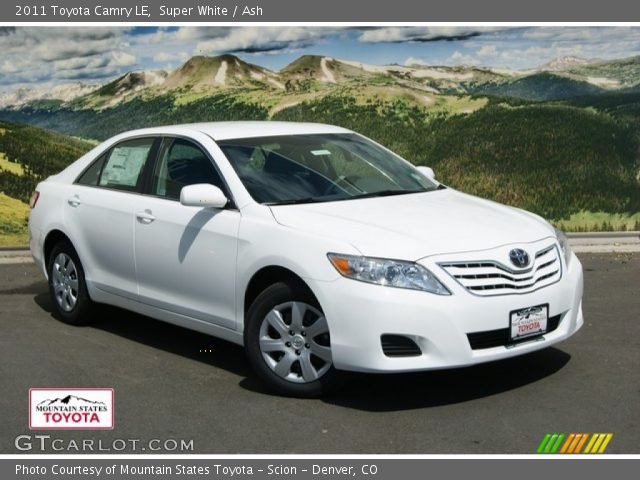 2011 Toyota Camry LE in Super White