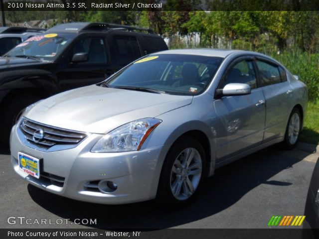 2010 Nissan Altima 3.5 SR in Radiant Silver