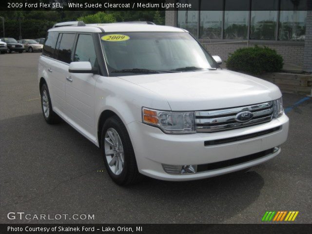 2009 Ford Flex SEL in White Suede Clearcoat