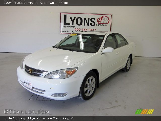 2004 Toyota Camry LE in Super White