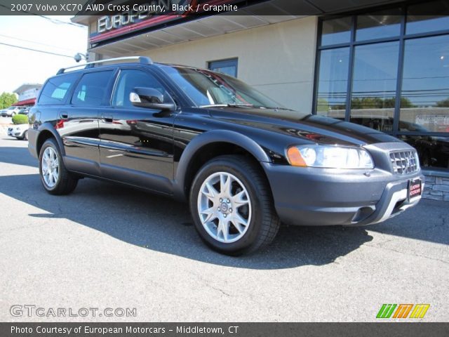 2007 Volvo XC70 AWD Cross Country in Black