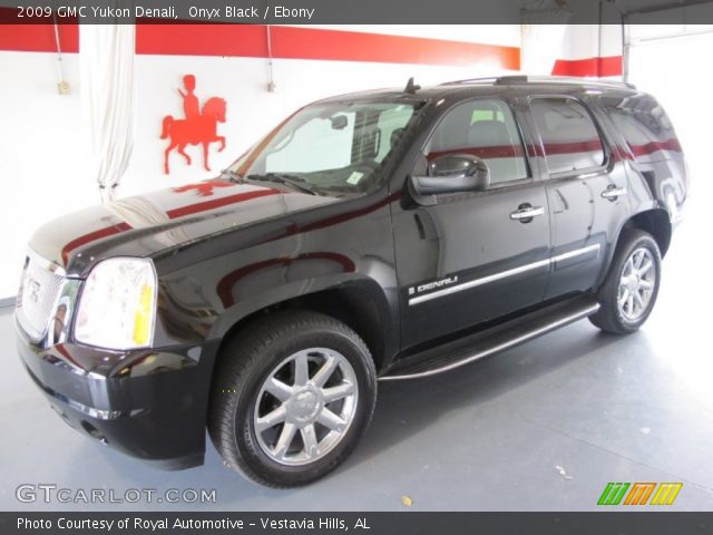 2009 GMC Yukon Denali in Onyx Black