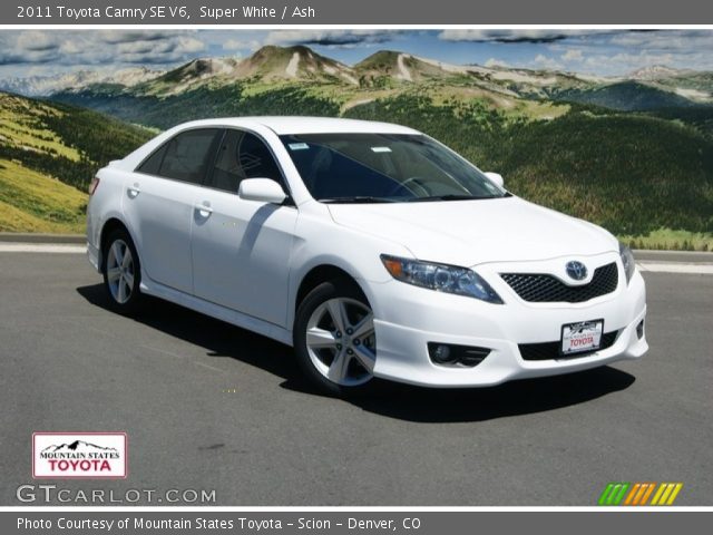 2011 Toyota Camry SE V6 in Super White