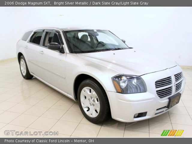 2006 Dodge Magnum SXT in Bright Silver Metallic