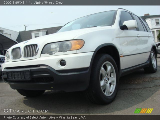 2002 BMW X5 4.4i in Alpine White