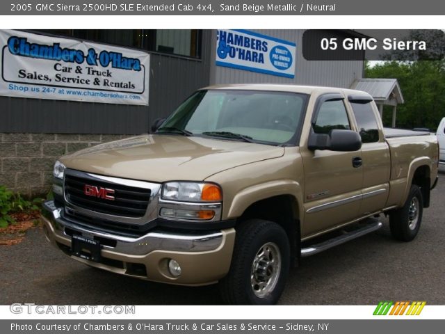 2005 GMC Sierra 2500HD SLE Extended Cab 4x4 in Sand Beige Metallic