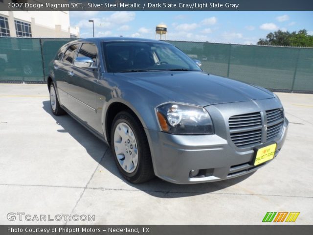 2007 Dodge Magnum SXT in Silver Steel Metallic