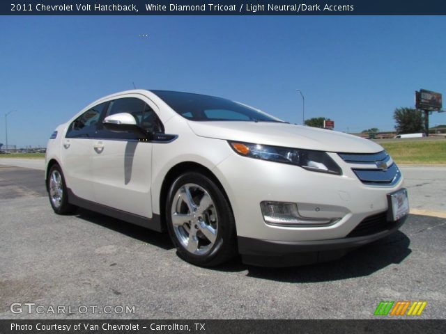 2011 Chevrolet Volt Hatchback in White Diamond Tricoat