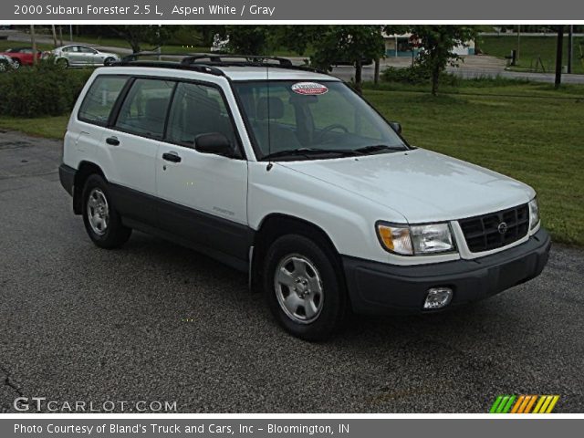 2000 Subaru Forester 2.5 L in Aspen White