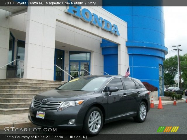 2010 Toyota Venza I4 in Magnetic Gray Metallic