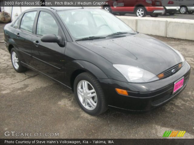 2003 Ford Focus SE Sedan in Pitch Black