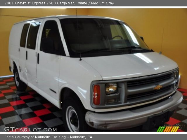 2001 Chevrolet Express 2500 Cargo Van in White