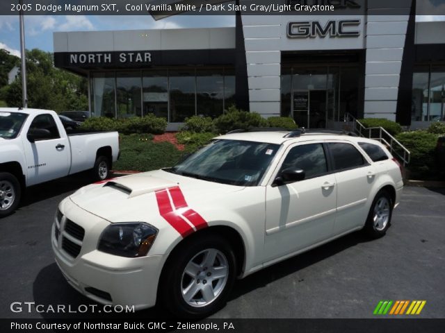 2005 Dodge Magnum SXT in Cool Vanilla White