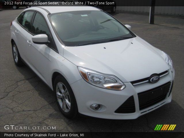 2012 Ford Focus SE Sport Sedan in Oxford White