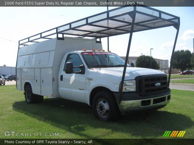 2006 Ford F350 Super Duty XL Regular Cab Chassis in Oxford White