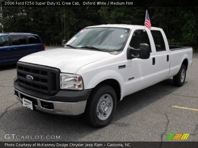 2006 Ford F250 Super Duty XL Crew Cab in Oxford White