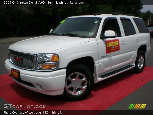 2006 GMC Yukon Denali AWD in Summit White