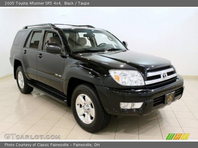2005 Toyota 4Runner SR5 4x4 in Black