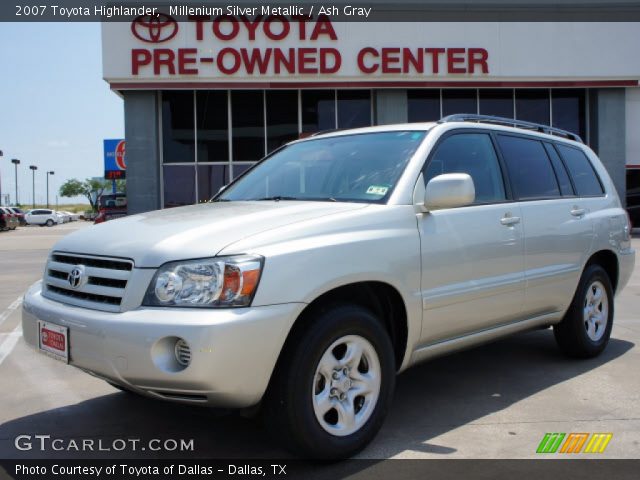 2007 Toyota Highlander  in Millenium Silver Metallic