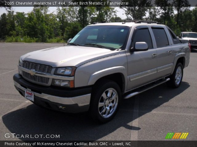 2005 Chevrolet Avalanche LT 4x4 in Silver Birch Metallic