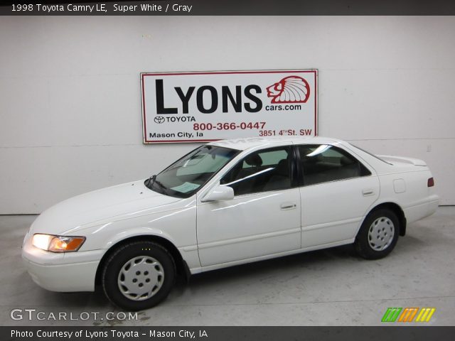 1998 Toyota Camry LE in Super White