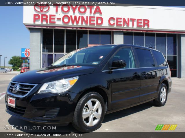 2009 Volkswagen Routan SE in Nocturne Black Metallic