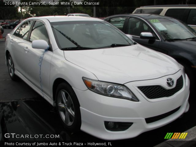 2010 Toyota Camry SE in Super White