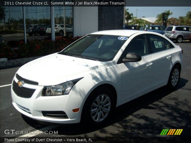 2011 Chevrolet Cruze LS in Summit White