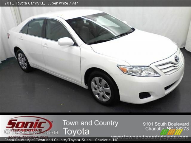 2011 Toyota Camry LE in Super White
