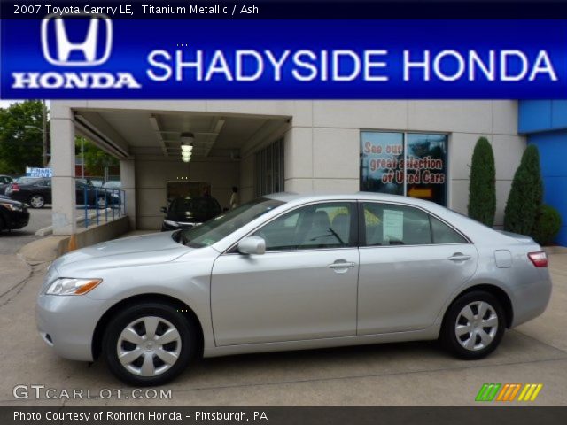 2007 Toyota Camry LE in Titanium Metallic