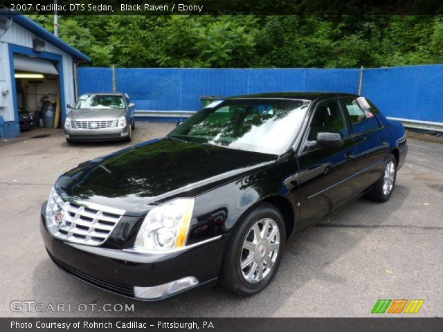 2007 Cadillac DTS Sedan in Black Raven