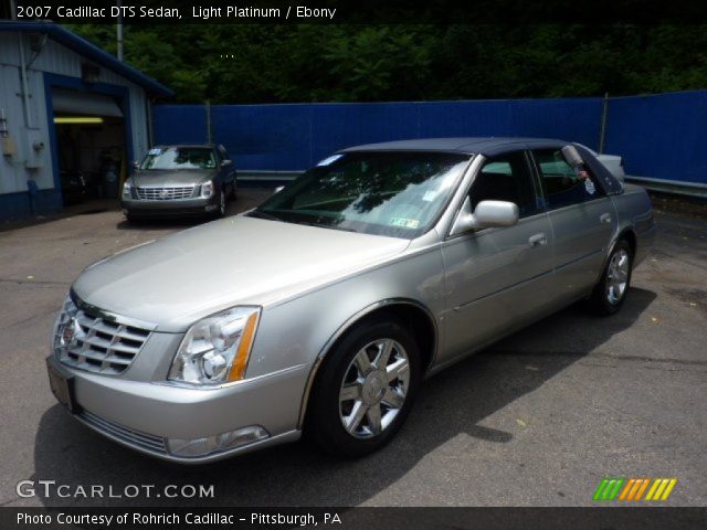 2007 Cadillac DTS Sedan in Light Platinum
