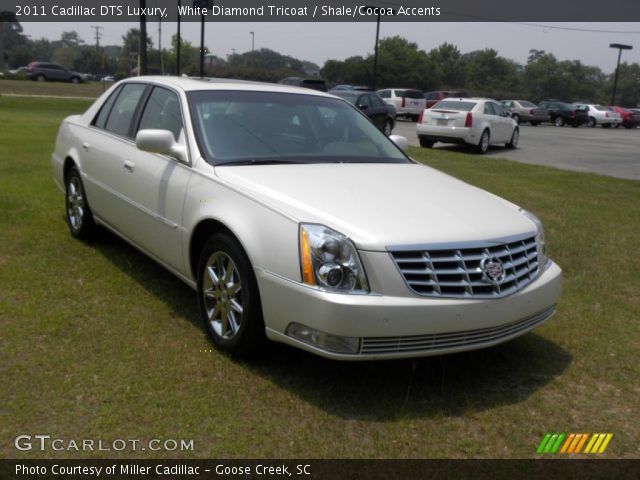 2011 Cadillac DTS Luxury in White Diamond Tricoat
