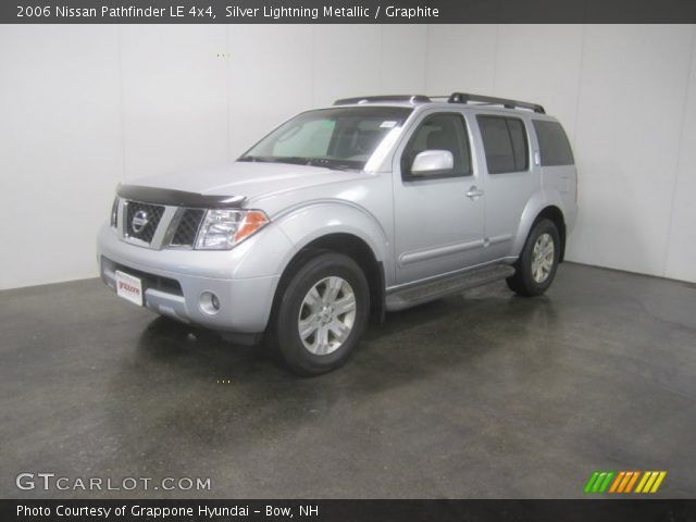 2006 Nissan Pathfinder LE 4x4 in Silver Lightning Metallic