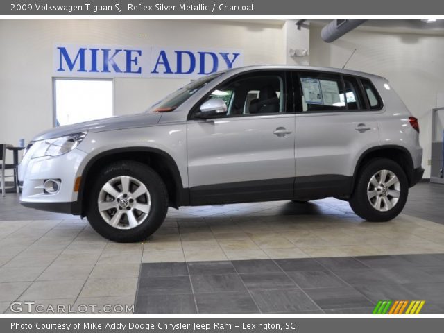 2009 Volkswagen Tiguan S in Reflex Silver Metallic