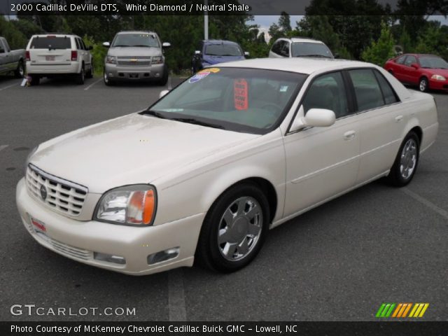 2000 Cadillac DeVille DTS in White Diamond