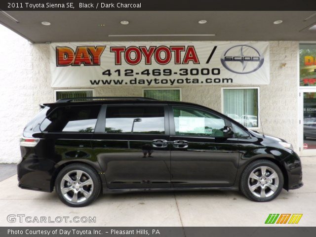 2011 Toyota Sienna SE in Black