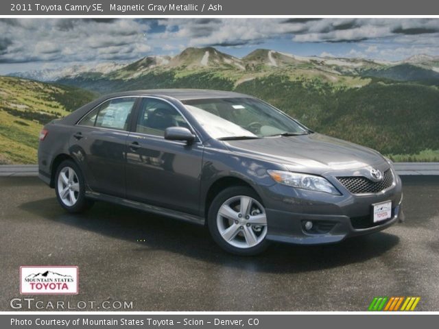 2011 Toyota Camry SE in Magnetic Gray Metallic