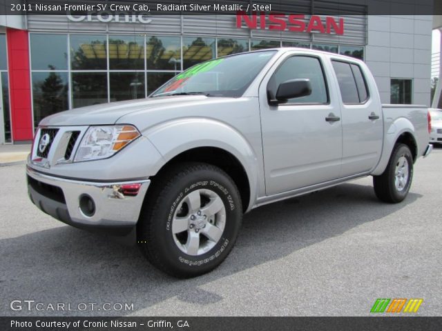 2011 Nissan Frontier SV Crew Cab in Radiant Silver Metallic