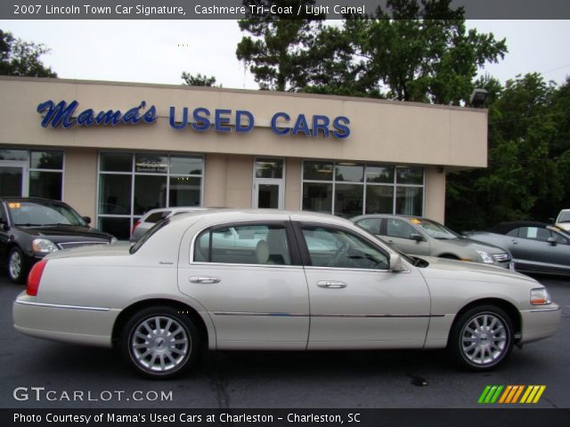 2007 Lincoln Town Car Signature in Cashmere Tri-Coat