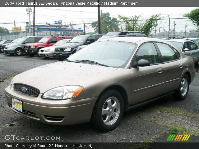 2004 Ford Taurus SES Sedan in Arizona Beige Metallic