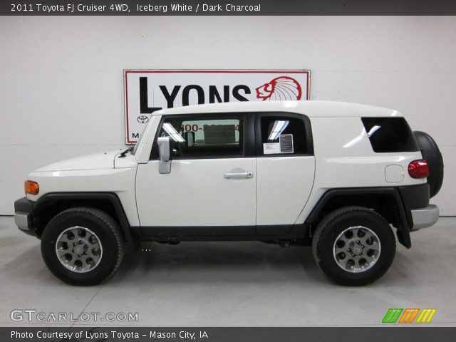 2011 Toyota FJ Cruiser 4WD in Iceberg White