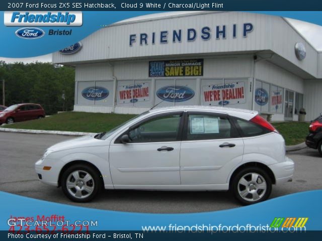 2007 Ford Focus ZX5 SES Hatchback in Cloud 9 White