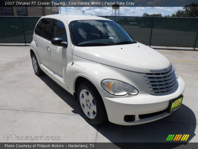 2007 Chrysler PT Cruiser Touring in Cool Vanilla White